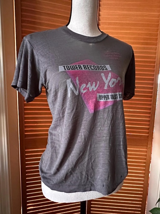 Vintage TOWER RECORDS T-Shirt: 1980s NYC Music Store